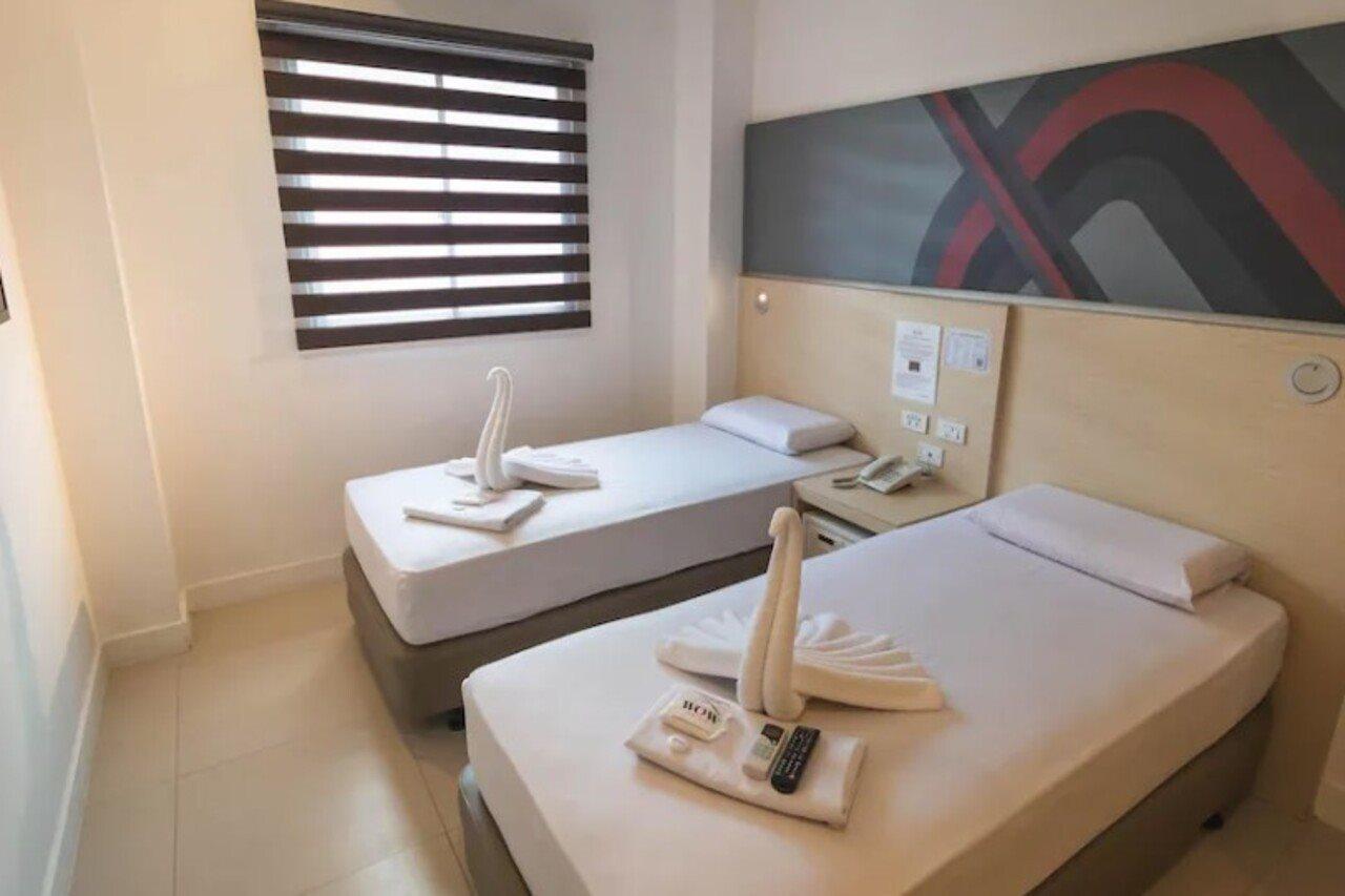 Go Hotels Cubao Кесон-Сіті Екстер'єр фото